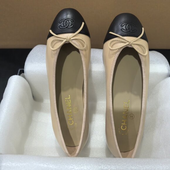Chanel Beige and Black Flats - Picture 3 of 9